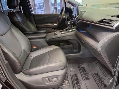 2022 Toyota Sienna XLE Woodland Edition