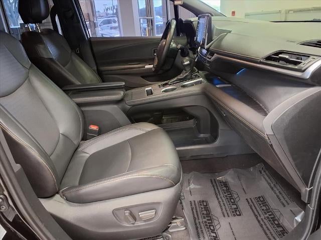 2022 Toyota Sienna XLE Woodland Edition