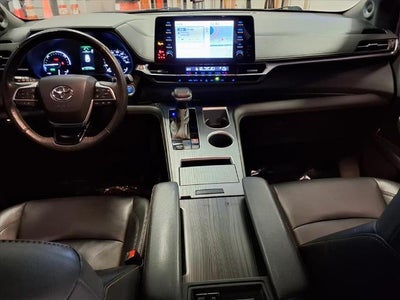 2022 Toyota Sienna XLE Woodland Edition