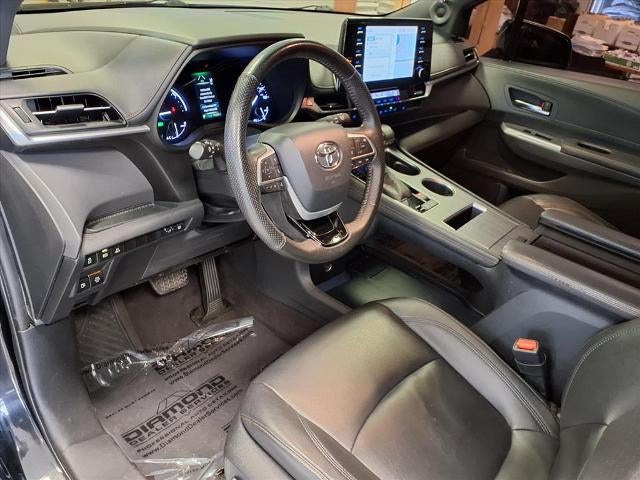 2022 Toyota Sienna XLE Woodland Edition