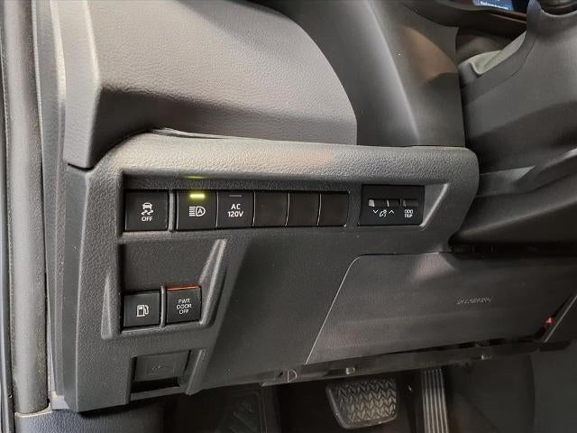 2022 Toyota Sienna XLE Woodland Edition