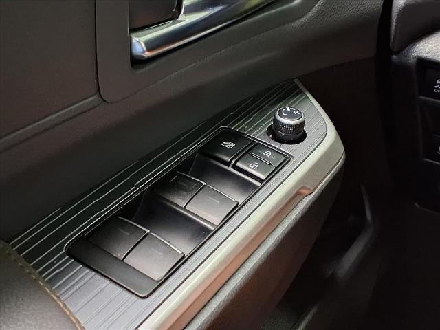 2022 Toyota Sienna XLE Woodland Edition