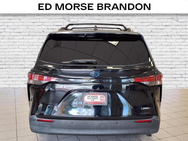 2022 Toyota Sienna XLE Woodland Edition