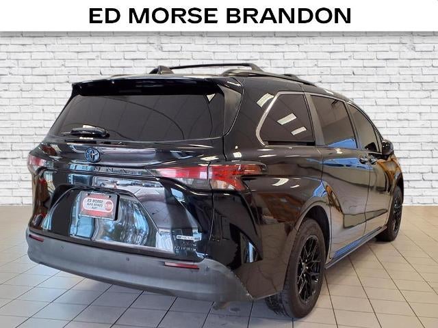 2022 Toyota Sienna XLE Woodland Edition