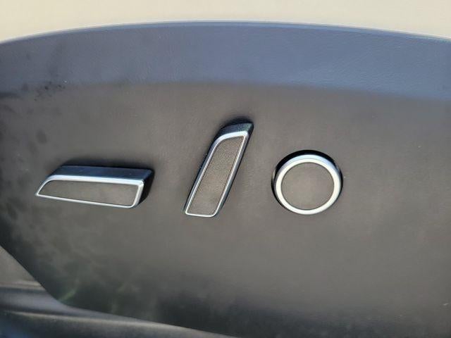 2023 Tesla Model X Base