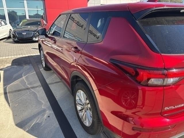 2022 Mitsubishi Outlander ES