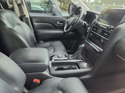 2023 INFINITI QX80 LUXE