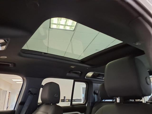 2025 Land Rover Defender S