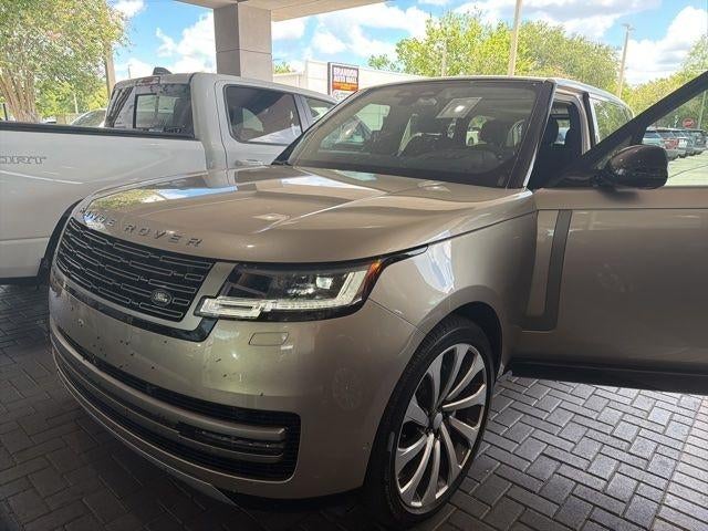 2025 Land Rover Range Rover SE