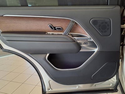 2025 Land Rover Range Rover SE