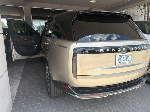 2025 Land Rover Range Rover SE