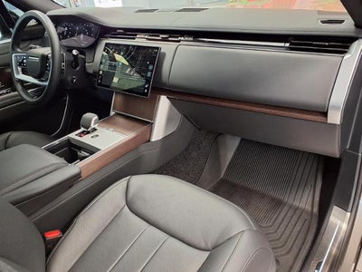 2025 Land Rover Range Rover SE