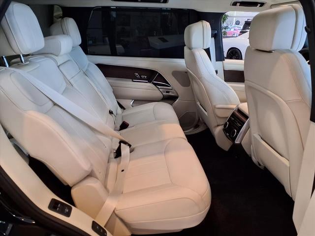 2025 Land Rover Range Rover SE