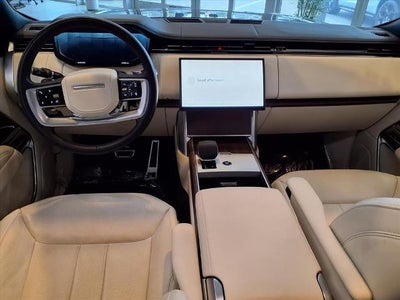 2025 Land Rover Range Rover SE