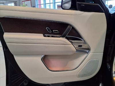 2025 Land Rover Range Rover SE