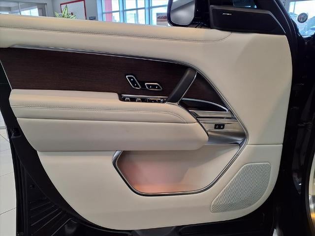 2025 Land Rover Range Rover SE