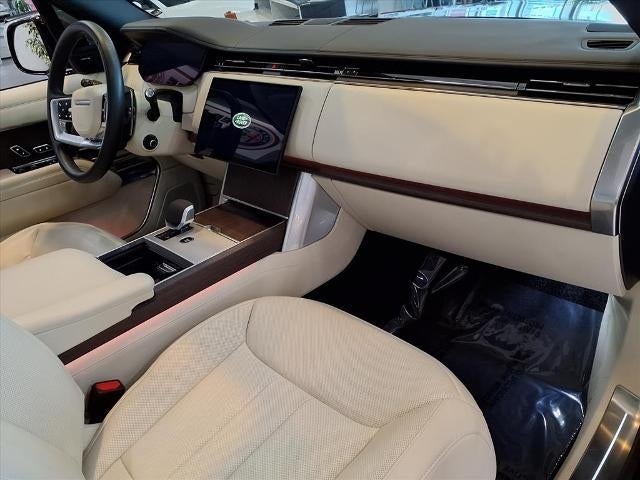 2025 Land Rover Range Rover SE
