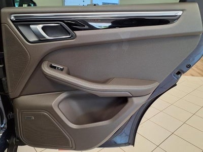 2023 Porsche Macan Base