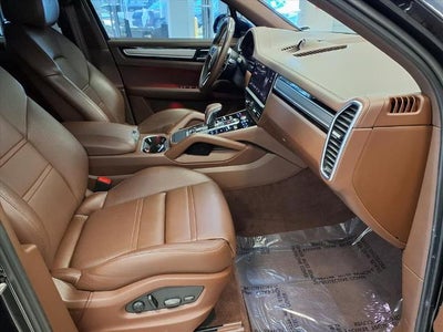 2023 Porsche Cayenne Base