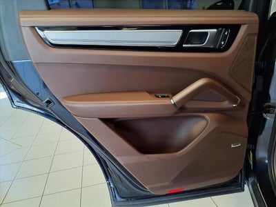 2023 Porsche Cayenne Base