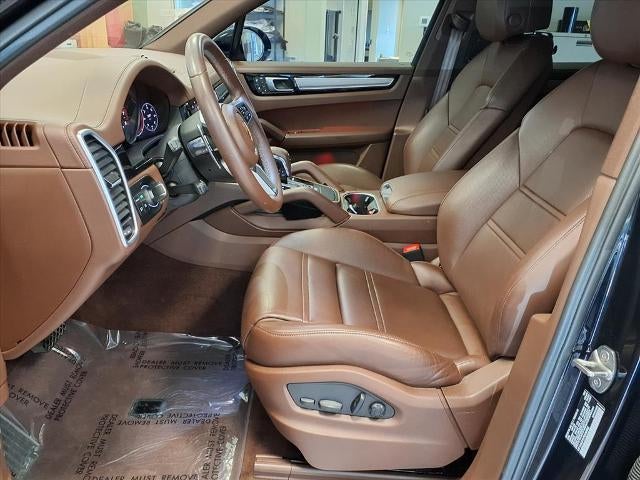 2023 Porsche Cayenne Base