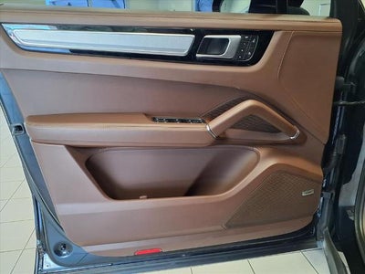 2023 Porsche Cayenne Base