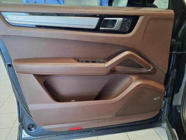 2023 Porsche Cayenne Base