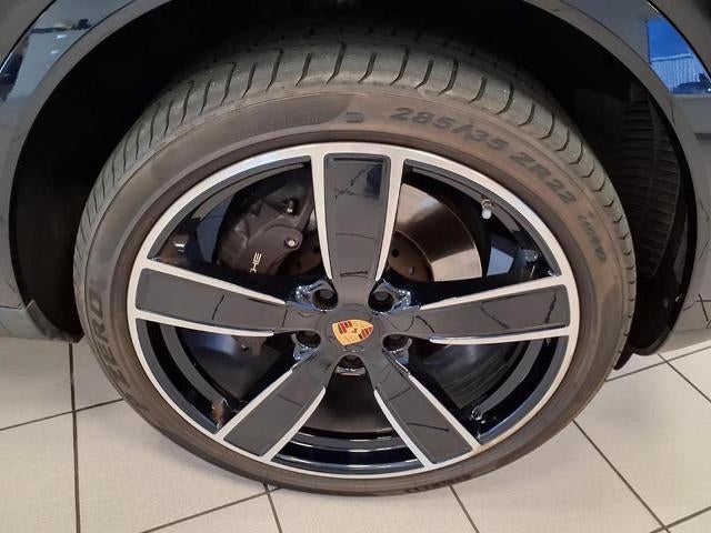 2023 Porsche Cayenne Base