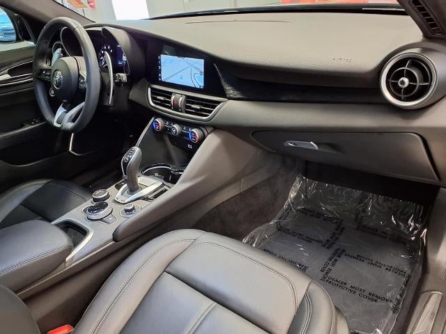 2023 Alfa Romeo Giulia Base